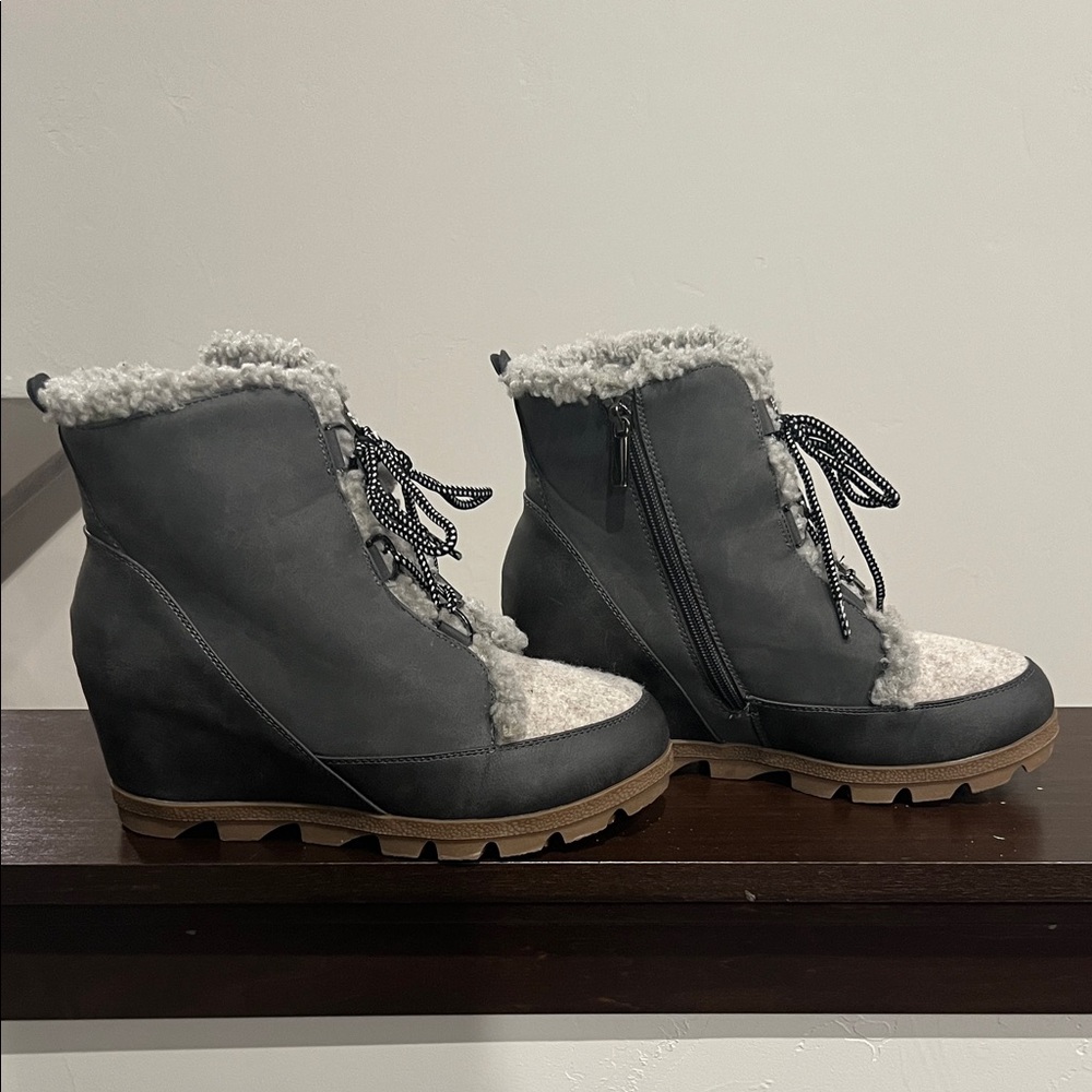 Maurices Charcoal and Cream Wedge Boots